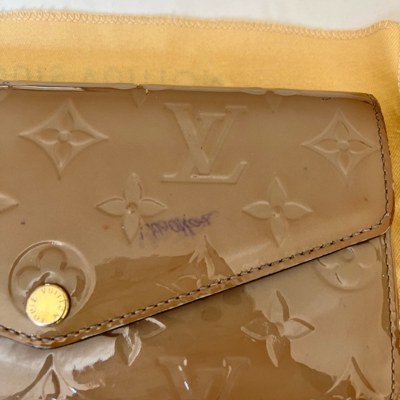 Louis Vuitton Sarah Wallet - Picture 4 of 12